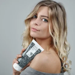 Australian Bodycare 3 Body Scrubs -Clarins Beauty Butik australian bodycare 3 body scrubs3