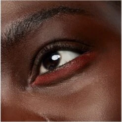 MAC Colour Excess Gel Pencil Eye Liner 0,35 Gr. - Nudge Nudge, Ink Ink -Clarins Beauty Butik mac colour excess gel pencil eye liner 035 gr nudge nudge ink ink 1655124527