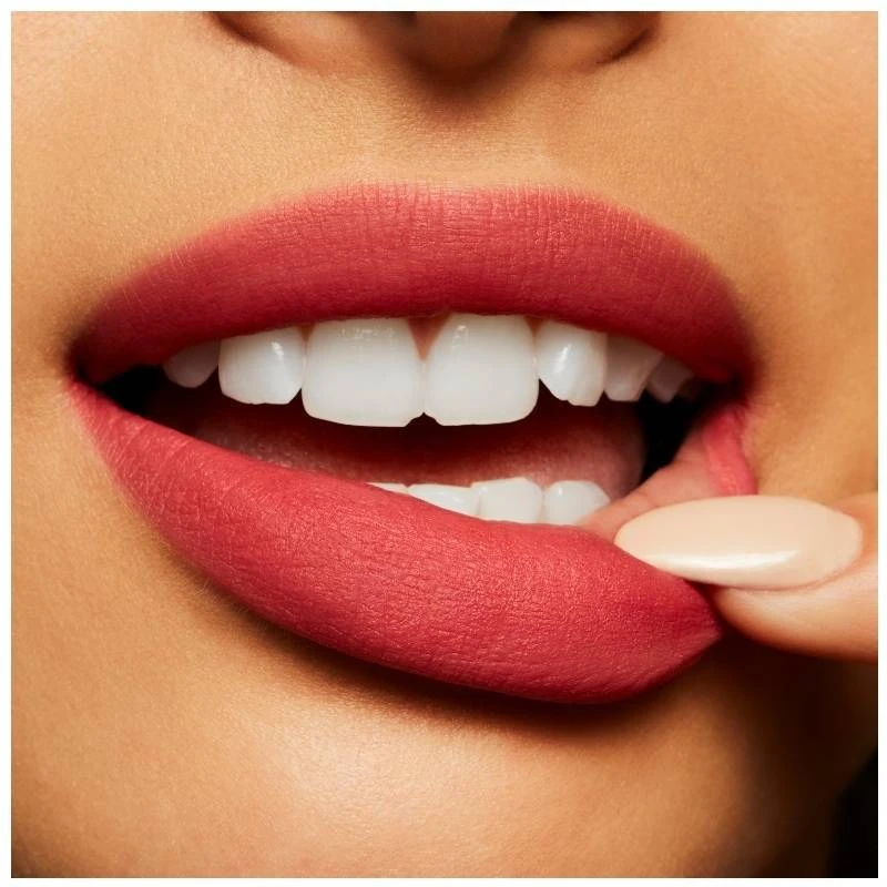 MAC Powder Kiss Liquid Lipcolour 3 Gr. - A Little Tamed 6 MAC Powder Kiss Liquid Lipcolour 3 Gr. - A Little Tamed - Billede 4