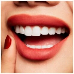 MAC Powder Kiss Liquid Lipcolour 3 Gr. - Devoted To Chili -Clarins Beauty Butik mac powder kiss liquid lipcolour 3 gr devoted to chili 1625561103