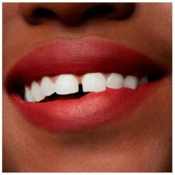 MAC Powder Kiss Liquid Lipcolour 3 Gr. - Devoted To Chili -Clarins Beauty Butik mac powder kiss liquid lipcolour 3 gr devoted to chili 1625561120