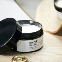 Meraki Body Butter Linen Dew 200 Ml -Clarins Beauty Butik meraki body butter linen dew 200 ml 1612423549