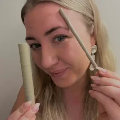 Sanzi Beauty Forming Micro Brow Pen - Dark Brown -Clarins Beauty Butik sanzi beauty forming micro brow pen dark brown 1672664980